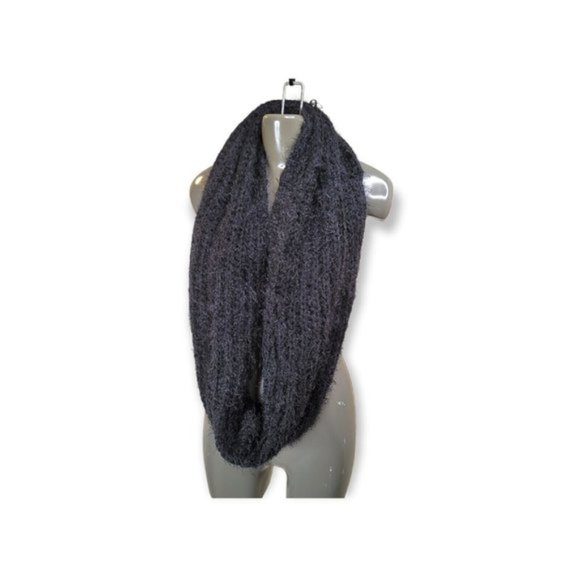 Women's Black Long Soft Acrylic Infinity Scarf Wrap Size 52 - Picture 1 of 3